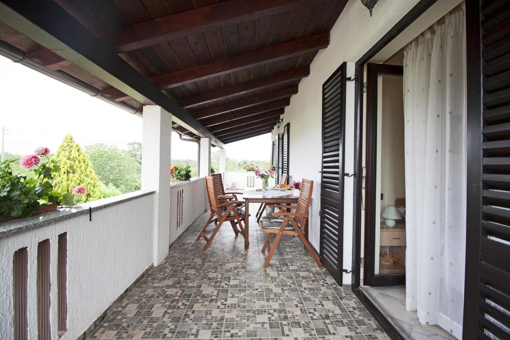 Apartman Orbanići Buitenkant foto