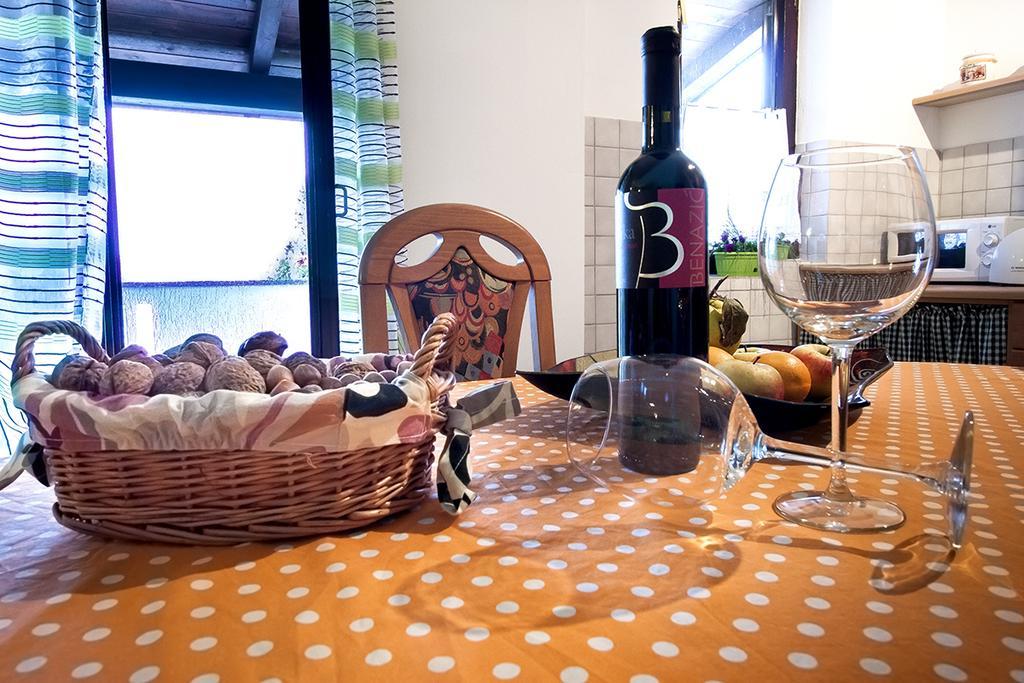 Apartman Orbanići Buitenkant foto