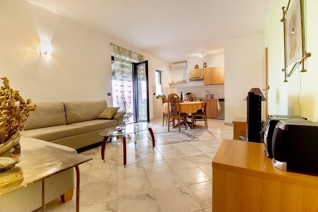 Apartman Orbanići Buitenkant foto